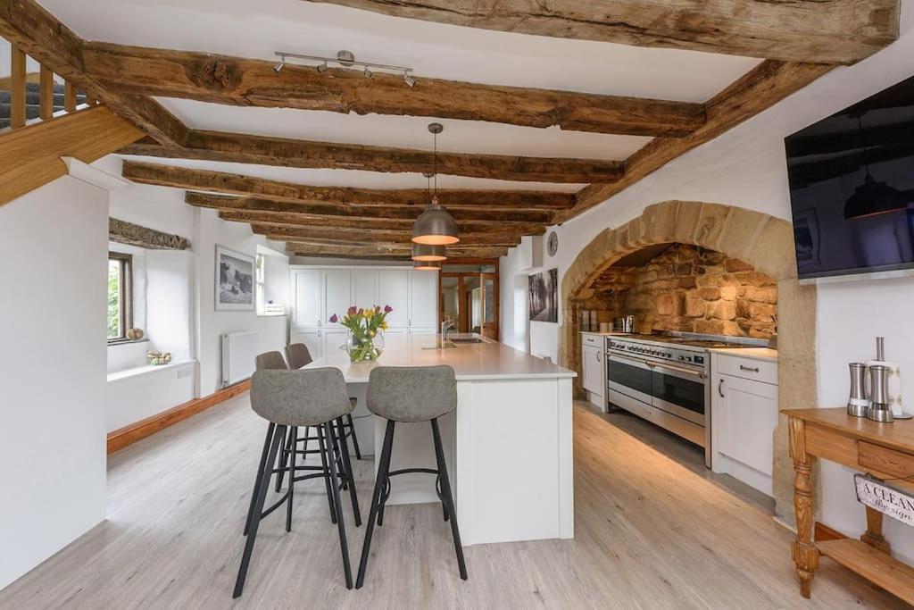 10 Bed Stunning House In Village, With Hot Tub Ovingham 外观 照片